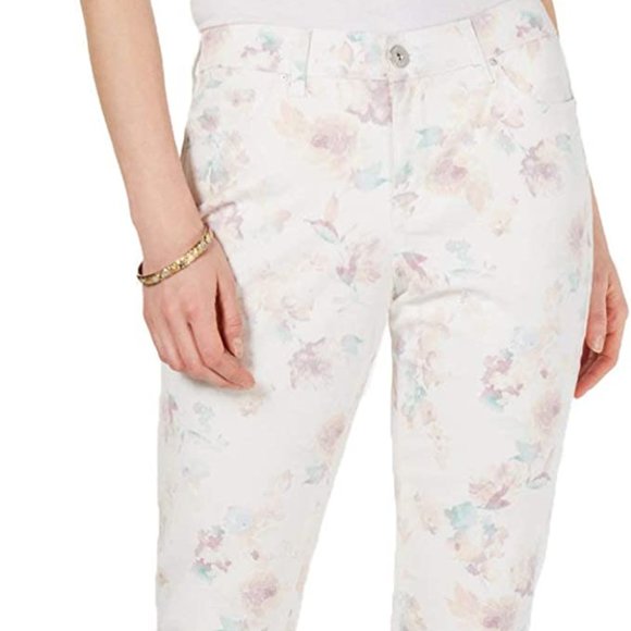 Style & Co Curvy Skinny Leg Cream Floral  Jeans - Picture 5 of 5